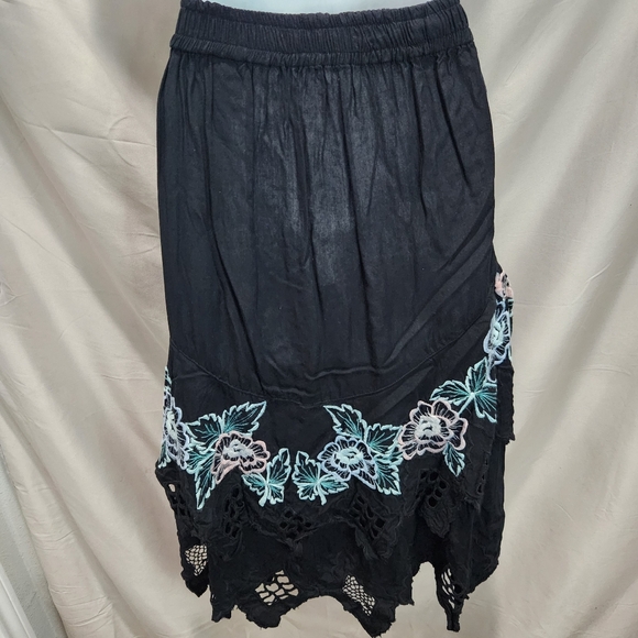 Bali Emerald Vintage 70s Floral Embroidered Whimsigoth Top and Skirt Set - Picture 6 of 13